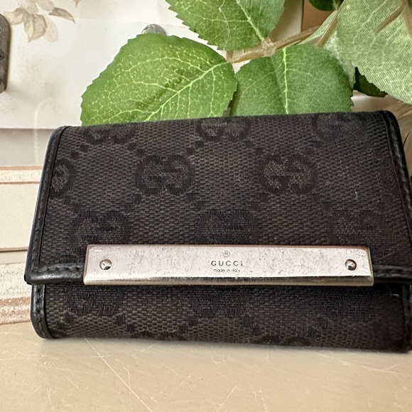 Gucci Keyholder/ Cardholder - Picture 2 of 3